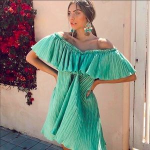 ZARA VOLUMINOUS PLEATED MINI GREEN (style0881/139)